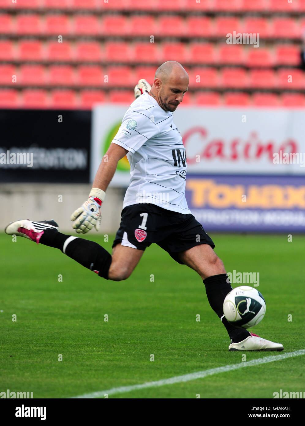 Soccer Ligue 2 Tours V Dijon Fco Stade Vallee Du Cher Jean Daniel Padovani Dijon Fco Goalkeeper Stock Photo Alamy