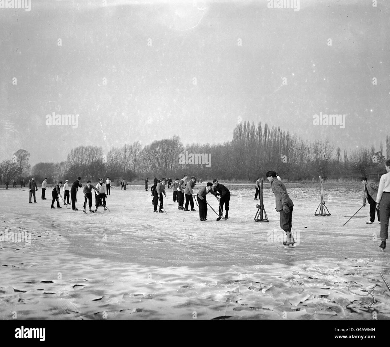 Winter Sports Ice Hockey and Skating Frozen Pond Stock Photo Alamy