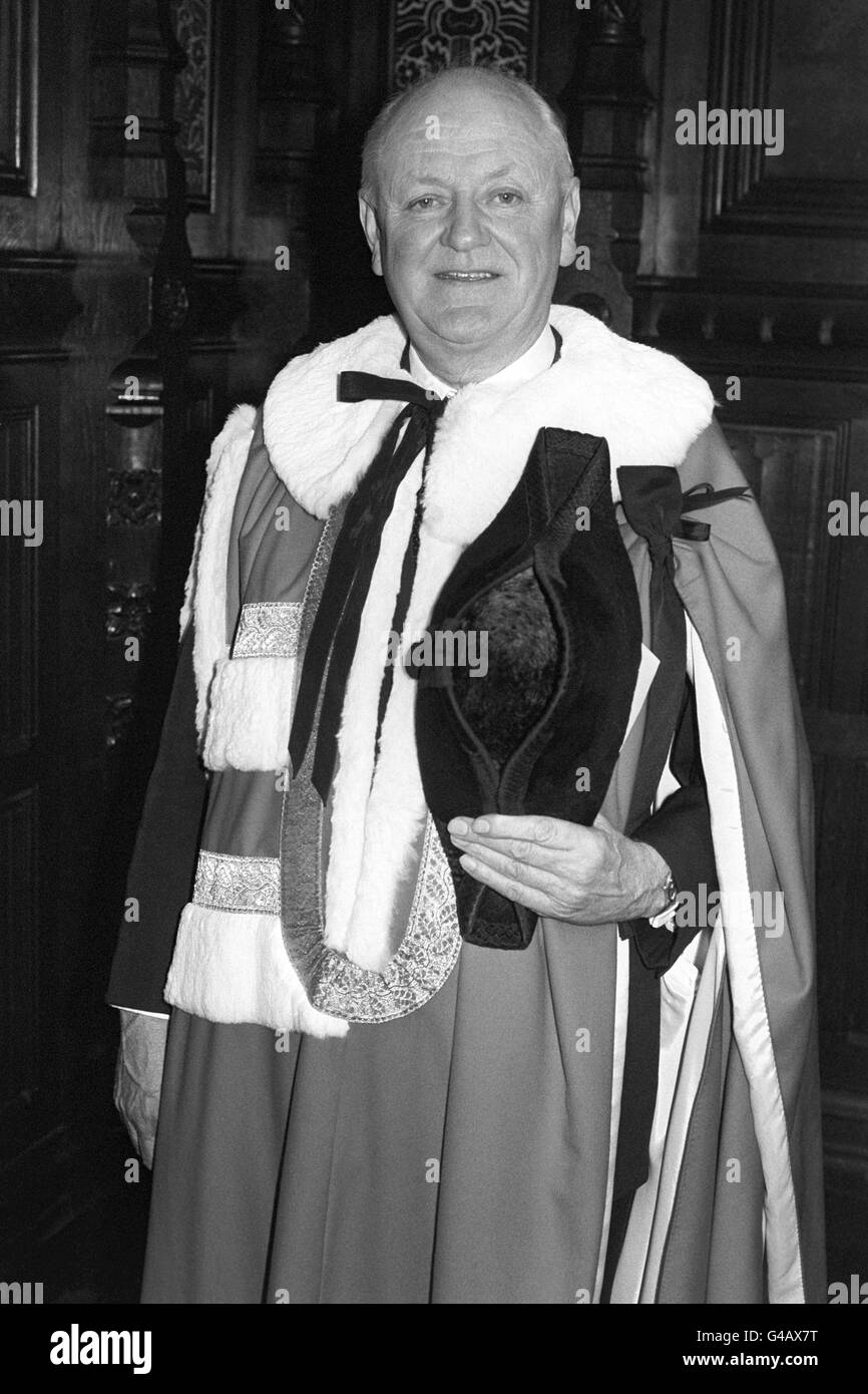 Lord Elliott takes his seat. Baron Elliott of Morpeth, 64 (formally Sir William Elliott, a Tory-party chairman) in the Moses Room at the House of Lords prior to his introduction. His supporters were Lord Nugent and Lord Edan of Winton (not pictured). Stock Photo