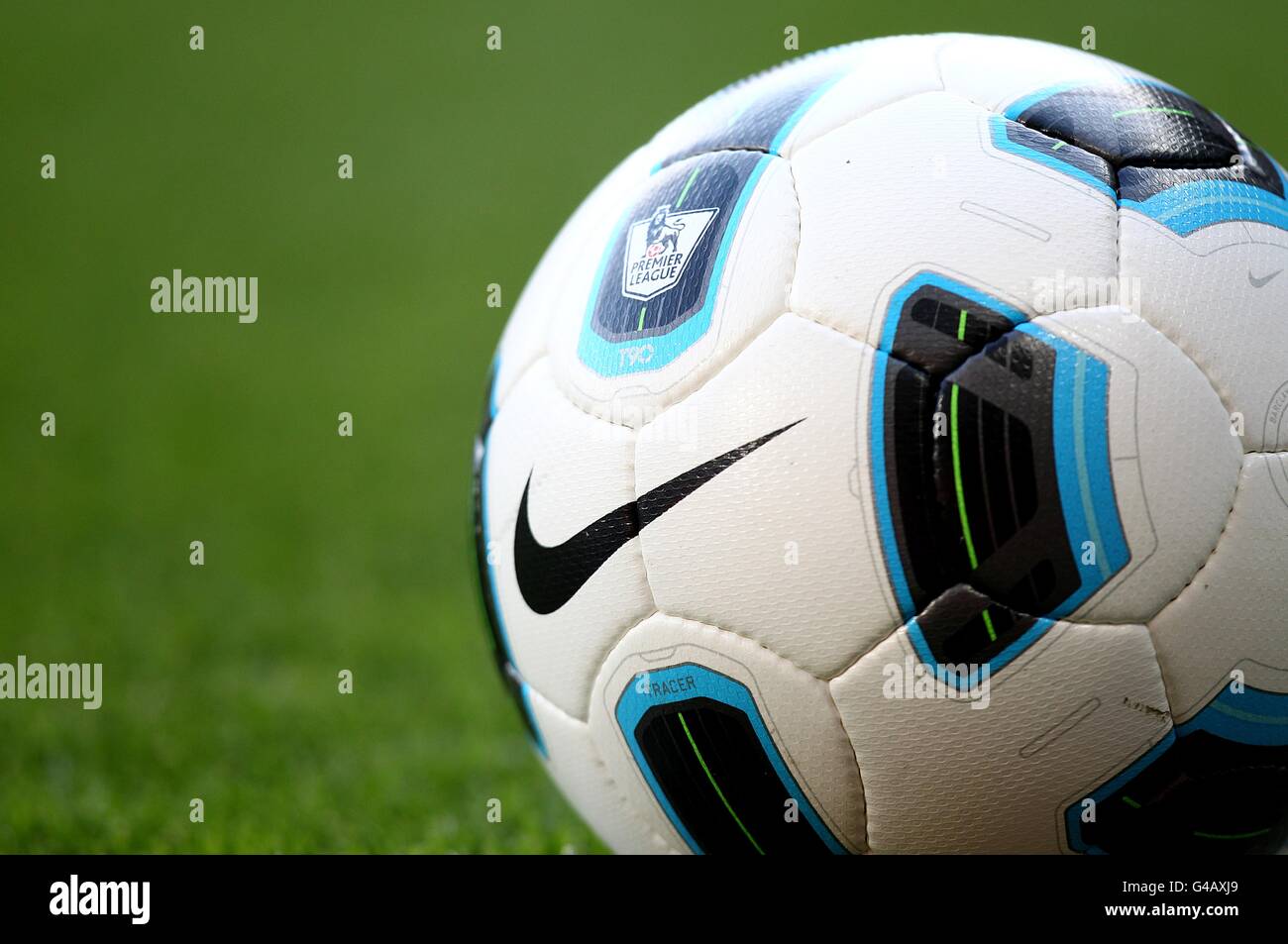 The nike t90 tracer ball hi-res stock photography and images - Alamy