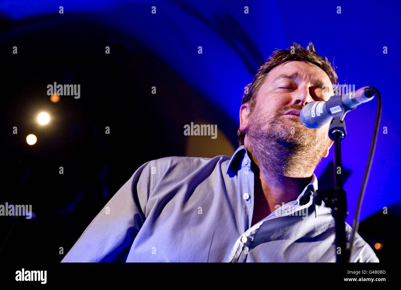 Elbow In Concert London Guy Garvey During Elbows Live Set In The