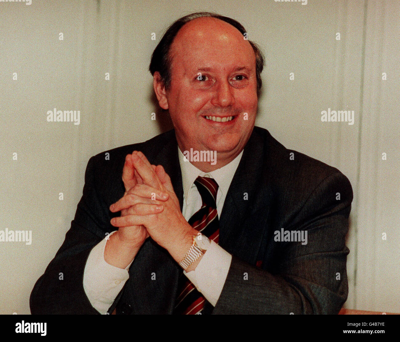 PA NEWS PHOTO 30/1/97  SIR KENNETH CALMAN CHIEF MEDICAL OFFICER WHERE IT WAS ANNOUNCED THAT HE HAD BEEN APPOINTED TO ADVISE THE NEWLY-CREATED FOOD SAFETY COUNCIL, WHICH WILL BE SET UP TO DEAL WITH THE HANDLING OF FOOD SAFETY MATTERS IN LONDON Stock Photo