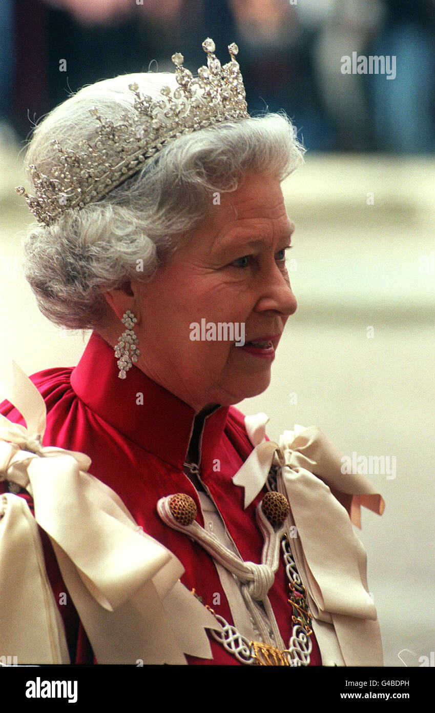 Queen elizabeth ii portrait crown hires stock photography and images