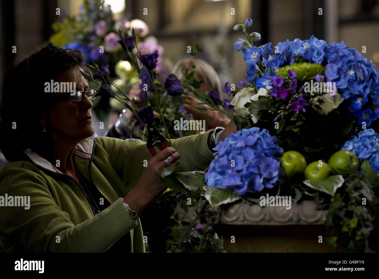 Flower Festival at Salisbury Cathedral Stock Photo Alamy