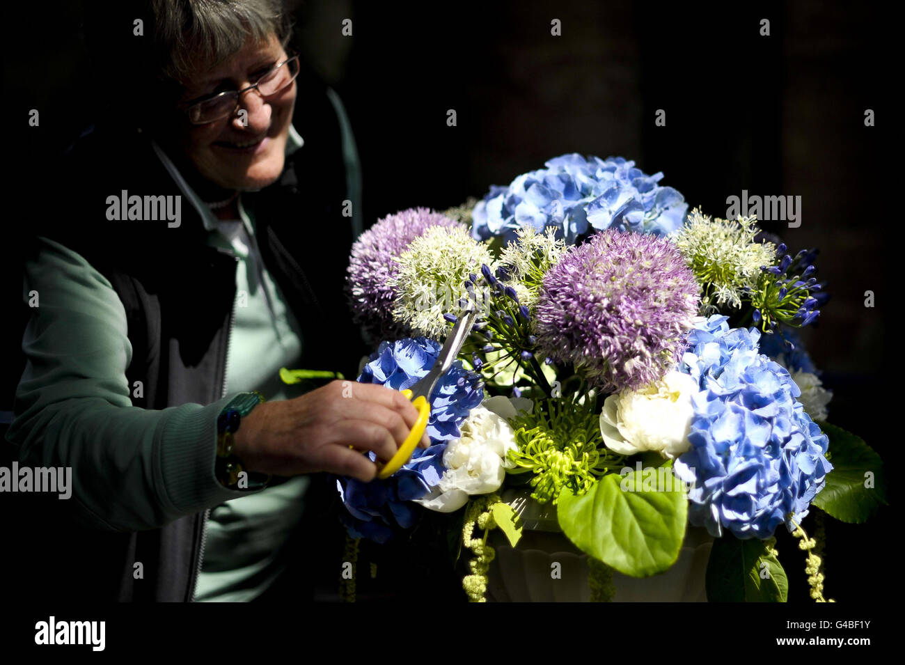 Flower Festival at Salisbury Cathedral Stock Photo Alamy