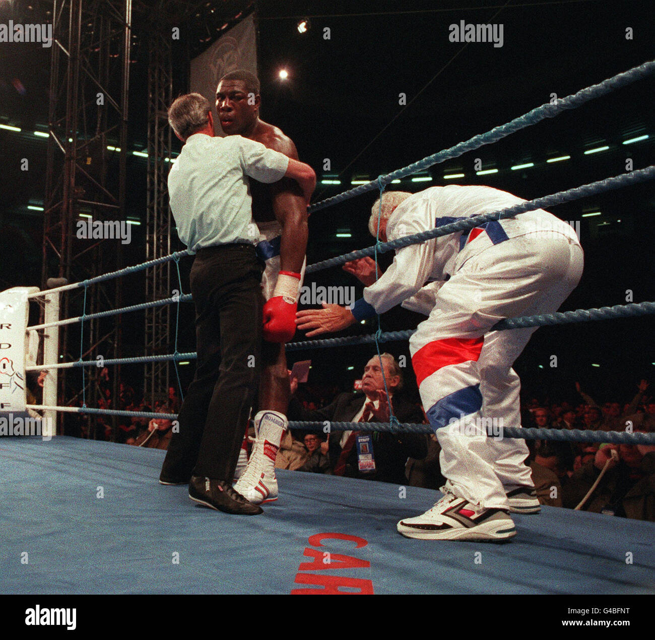 Referee stops fight hires stock photography and images Alamy