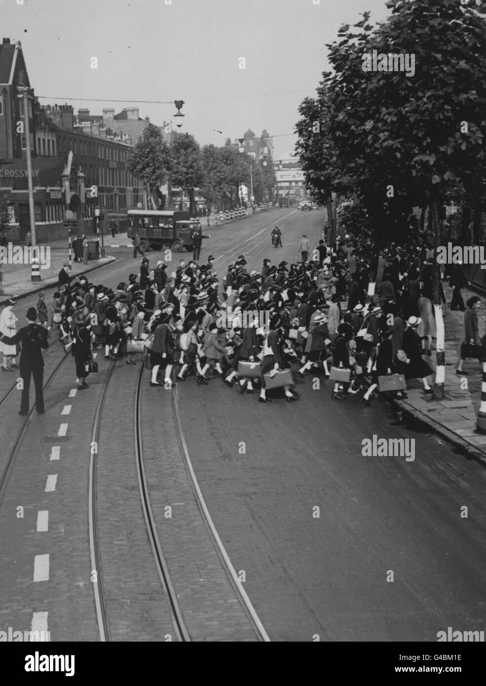 London schoolchildren leaving the city on evacuation to the countryside Stock Photo