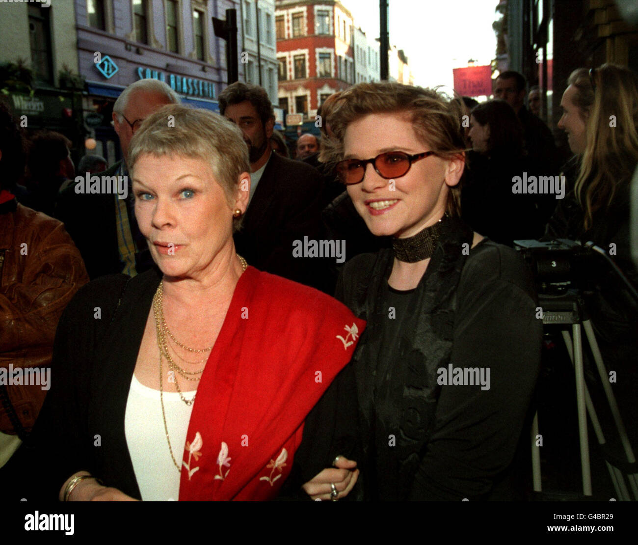 Judi dench daughter hi-res stock photography and images - Alamy