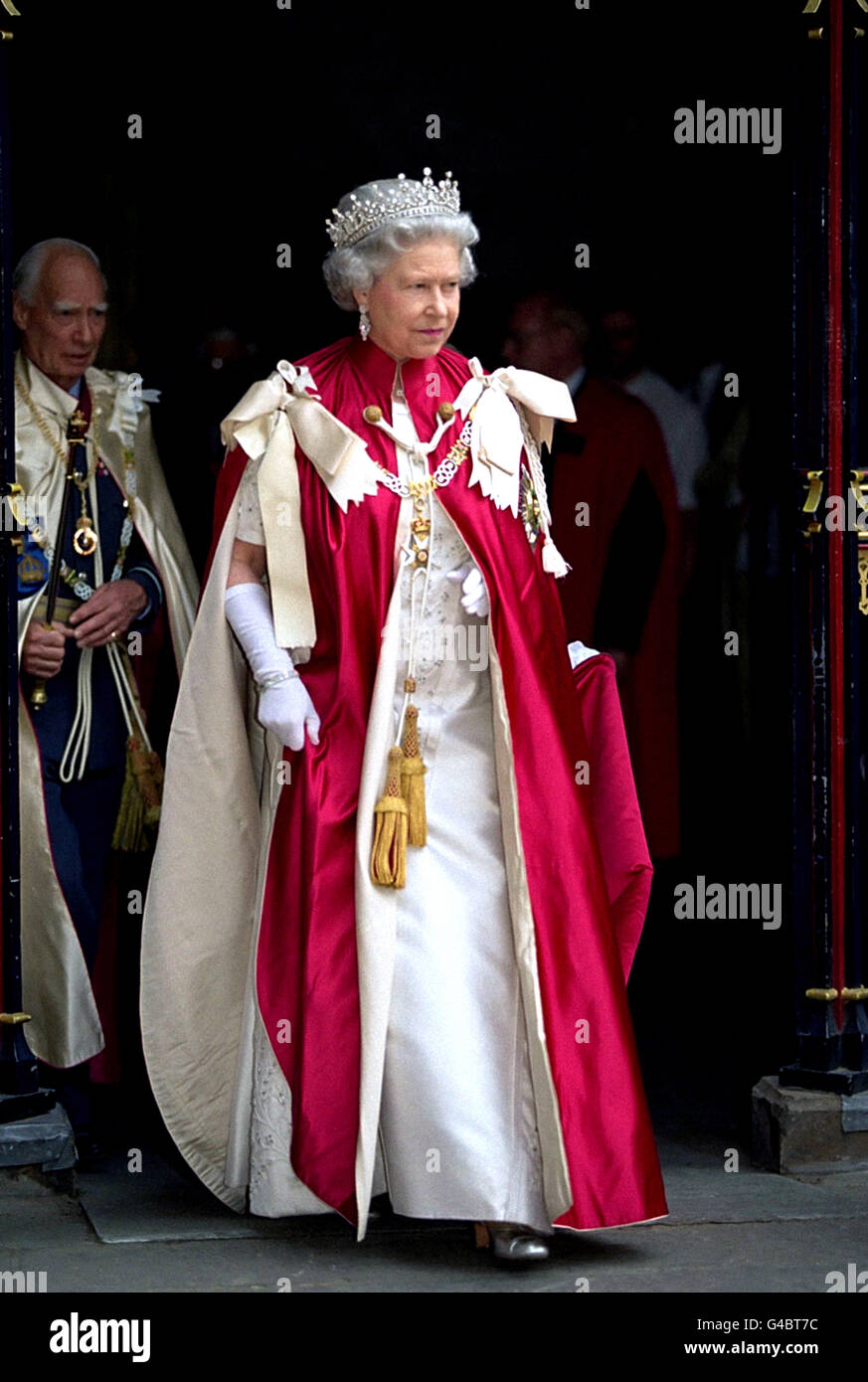 THE QUEEN ATTENDS THE CEREMONIAL SERVICE FOR THE ORDER OF THE BATH AT WESTMINSTER ABBEY....NOTE PRINCE CHARLES TURNED UP 30 MINS LATE.. Stock Photo