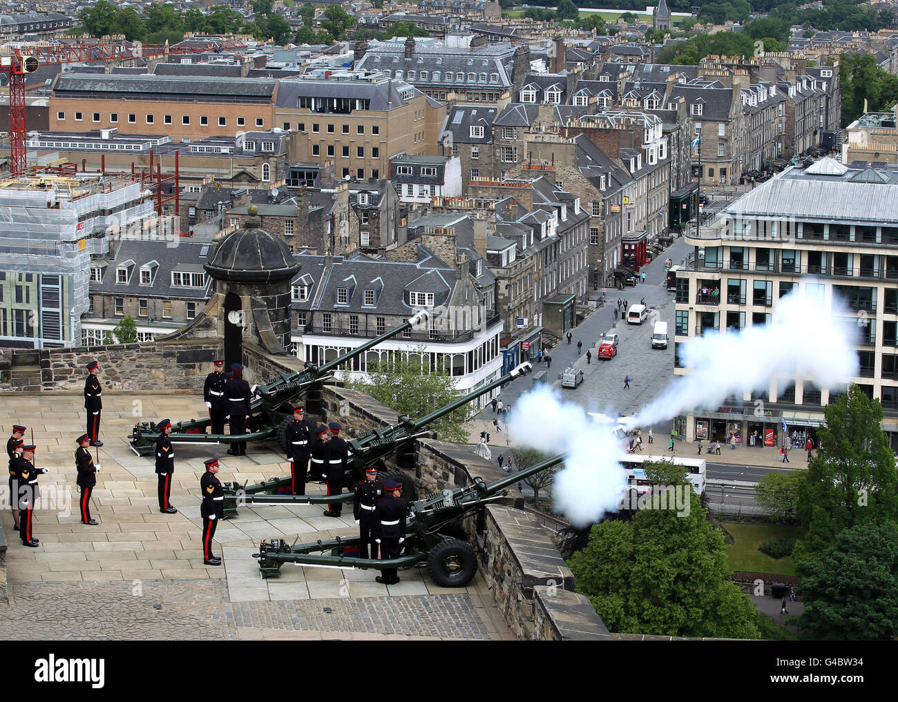 Edinburgh mill's mount battery hi-res stock photography and images - Alamy