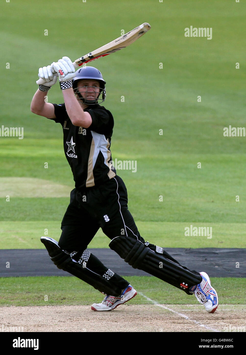 Cricket - Friends Life Twenty20 - North Group - Warwickshire Bears v Nottinghamshire Outlaws - Edgbaston. Warwickshire's William Porterfield Stock Photo