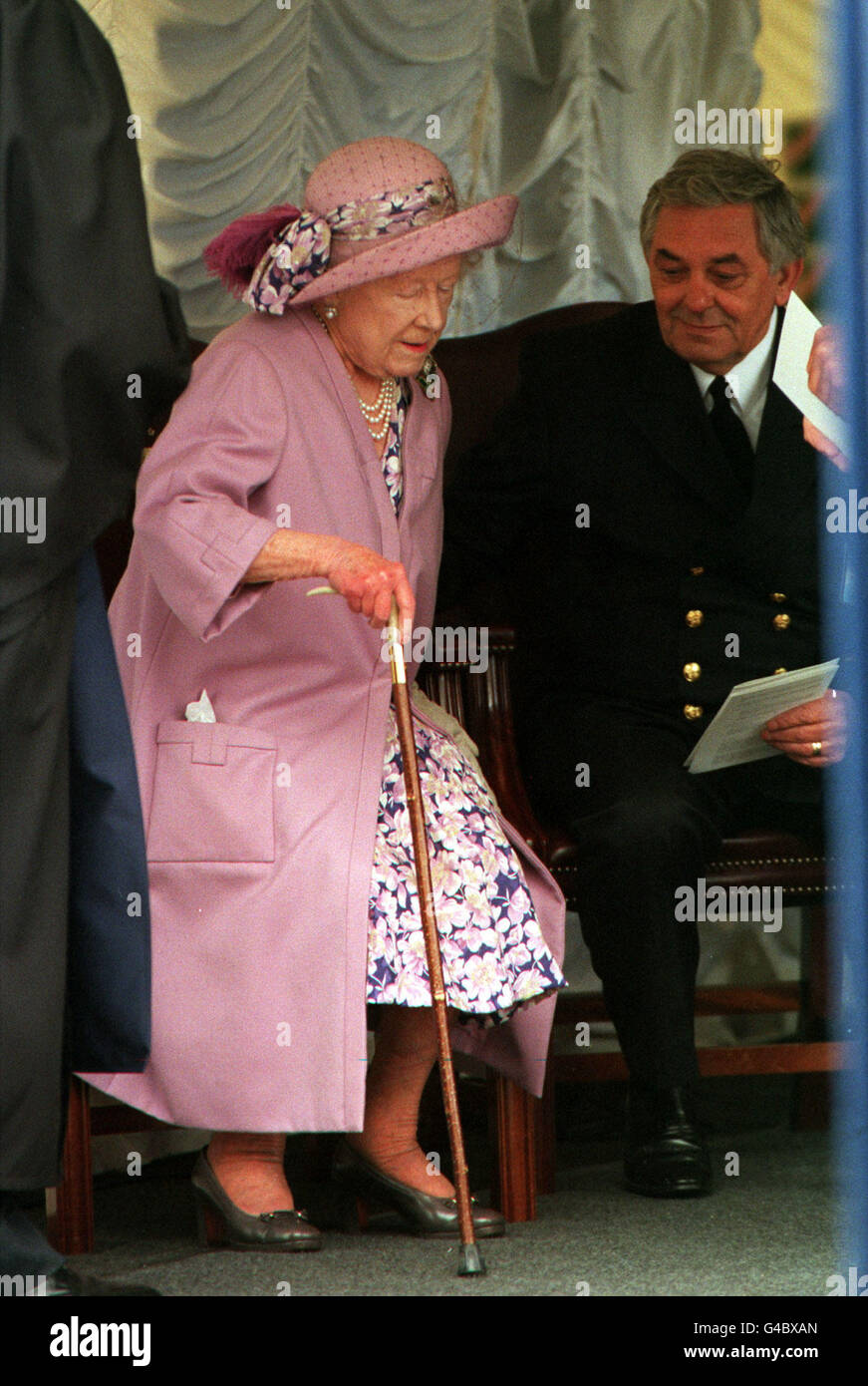 pa-news-photo-21-5-98-the-queen-mother-during-a-visit-in-aberdeen-scotland-where-she-made-her