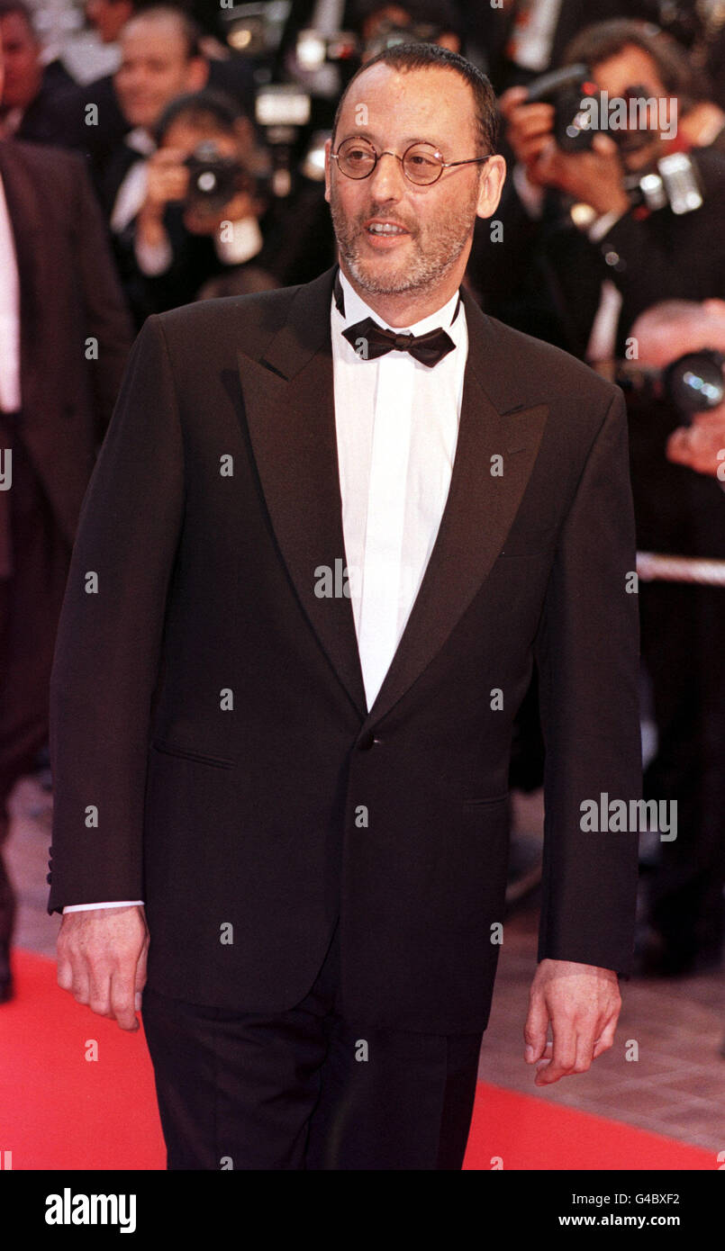 ***AP AND EPA OUT*** Actor Jean Reno arrives for the premiere of Godzilla, the closing film of the 51st Cannes Film Festiival, this evening (Sunday) in Cannes, France. PA Photo by Neil Munns. Stock Photo