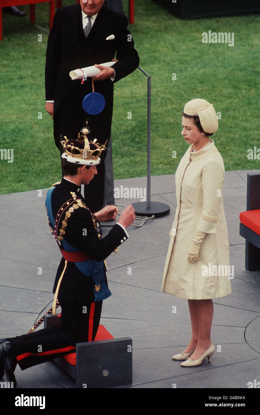 Royalty - Investiture of the Prince of Wales - Caernarfon Castle. THE PRINCE OF WALES INVESTITURE AT CAERNARFON CASTLE Stock Photo