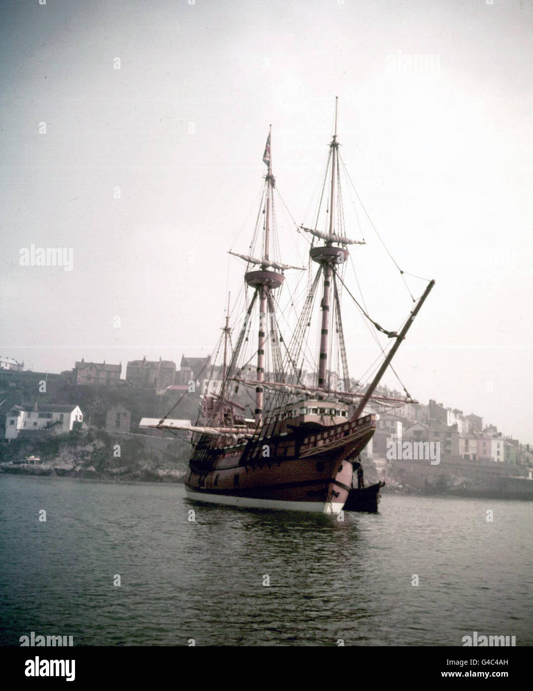 06/09/1620 - ON THIS DAY IN 1620 - The Pilgrim Fathers and their families sail from Plymouth to the New World. PA NEWS PHOTO 1957 MAYFLOWER REPLICA IN BRIXHAM HARBOUR Stock Photo
