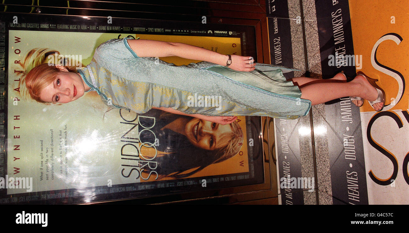 Paltrow arriving for the London premiere of Sliding Doors at
