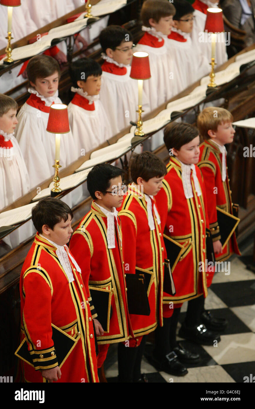 Choir boys sing at Westminster Abbey Stock Photo Alamy