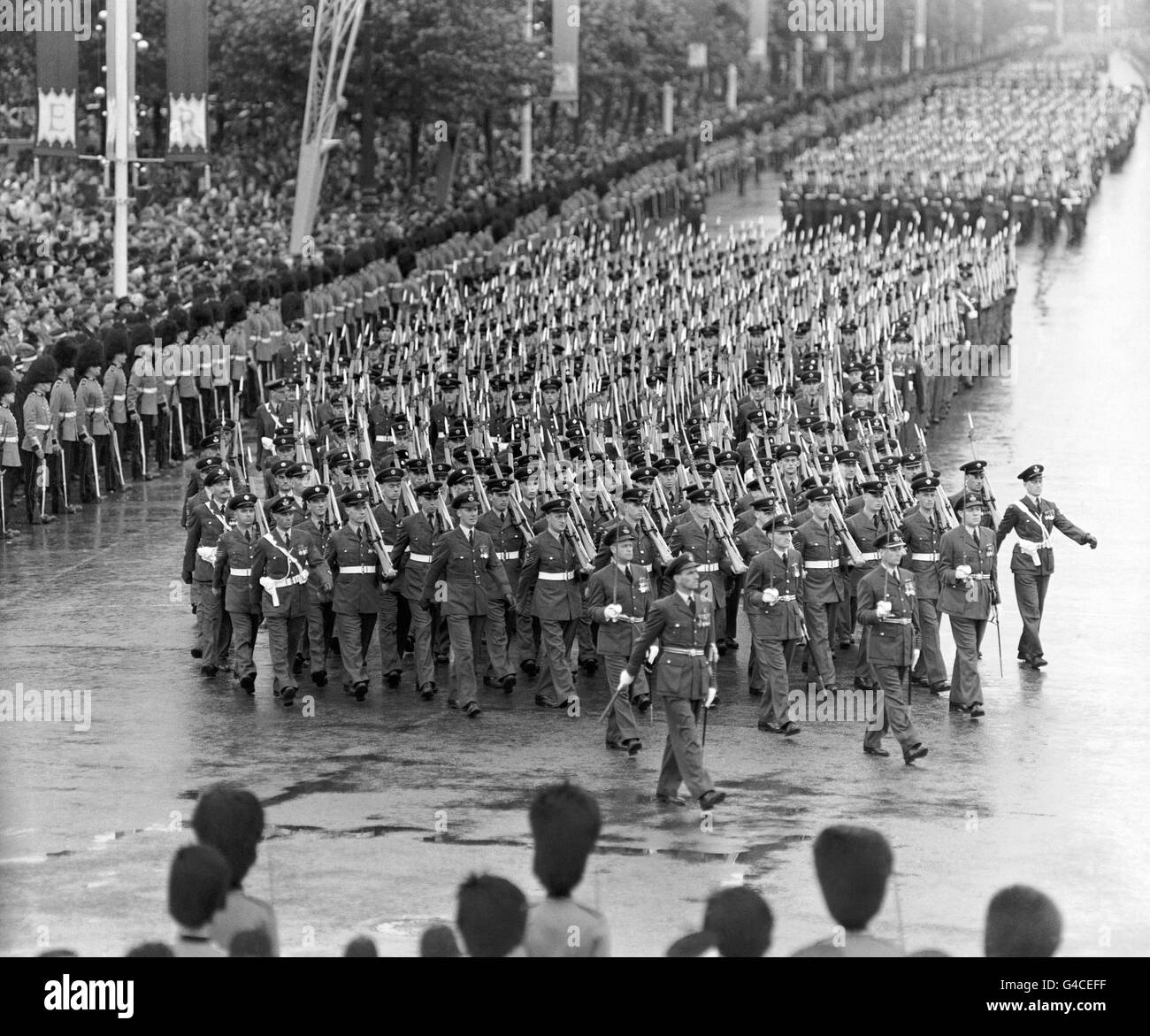 An RAF regiment in the Coronation procession on the return from Westminster Abbey to Buckingham Palace after the crowning of Queen Elizabeth II. Stock Photo