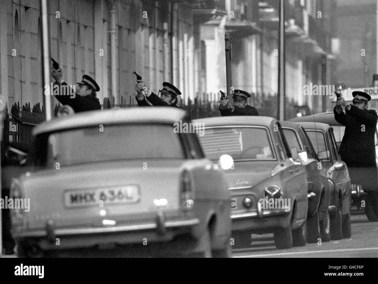 British Crime IRA Mainland Bombing Campaign Street Seige London 1975 Stock