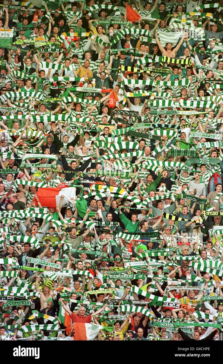 Celtic Fans Celeb Stock Photo Alamy