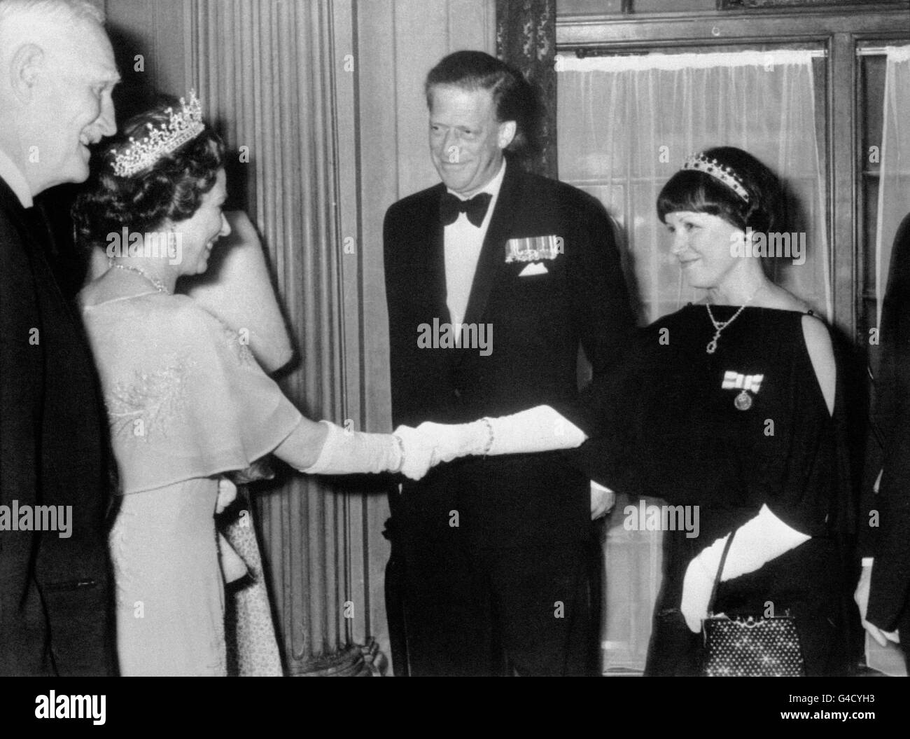 Royalty Queen Elizabeth II Silver Jubilee Tour of Great Britain