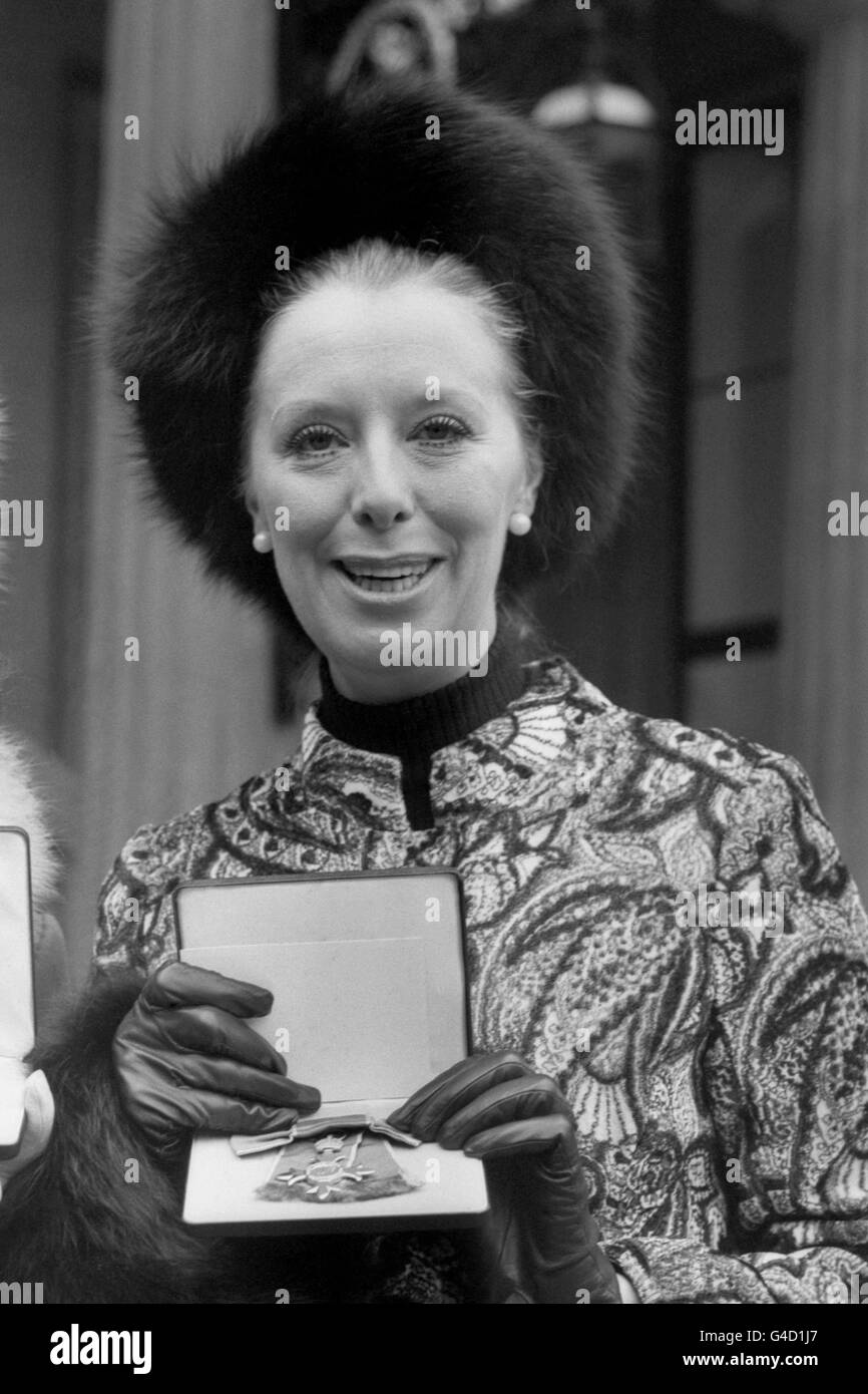 Royal Investiture - Margaret Tyzack - Buckingham Palace Stock Photo