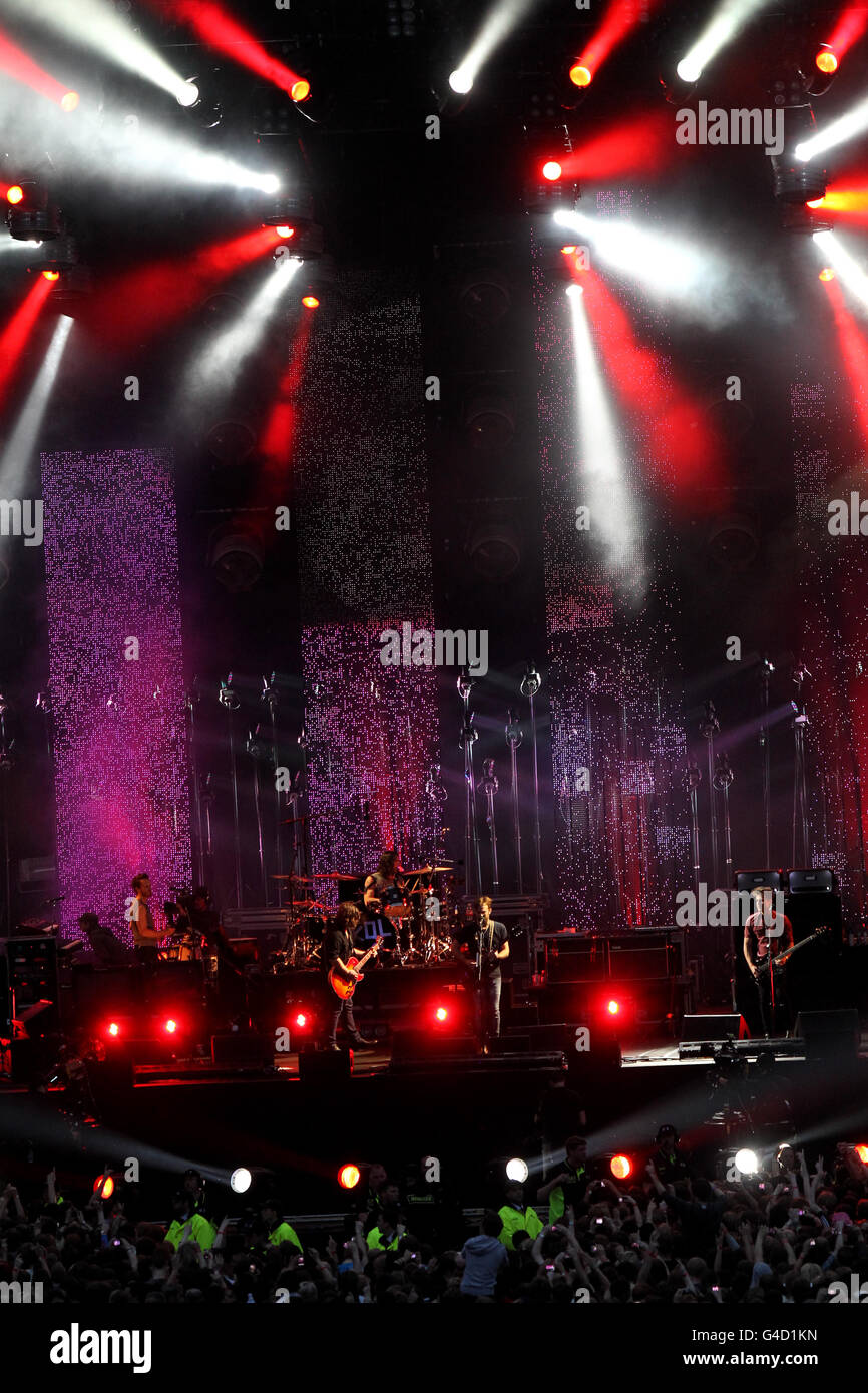 Kings of Leon in concert Edinburgh Stock Photo Alamy