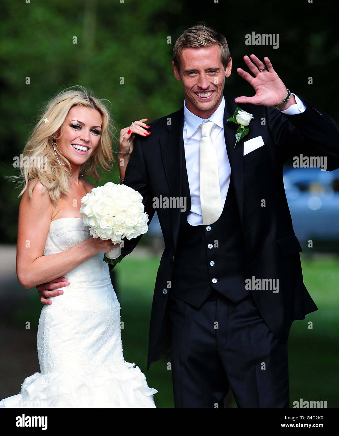 Footballer peter crouch and model abbey clancy in the grounds of ...