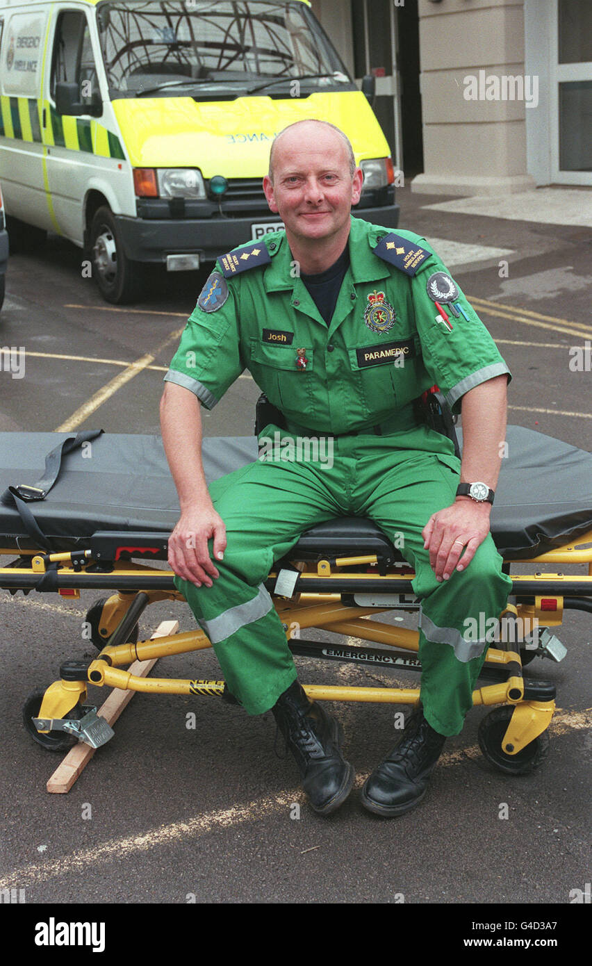 PA NEWS 6/7/98 IAN BLEASDALE WHO PLAYS PARAMEDIC JOSH IN THE BBC TV