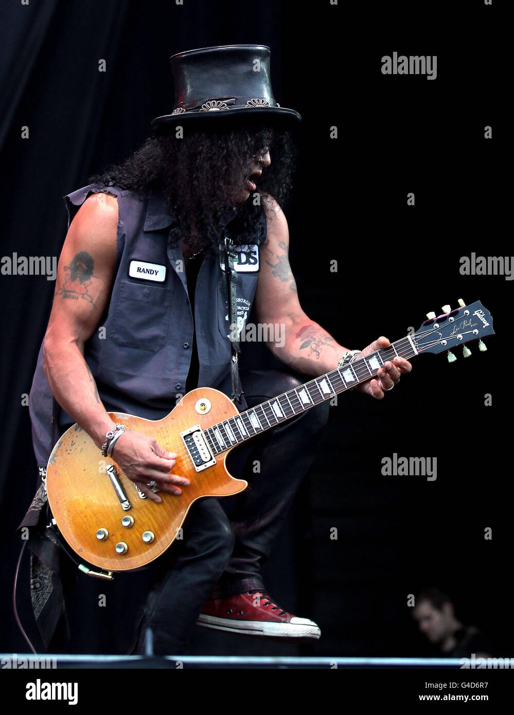 T in the Park - Scotland. Slash performs on the main stage at the T in the  Park music festival at Balado Park near Kinross Stock Photo - Alamy