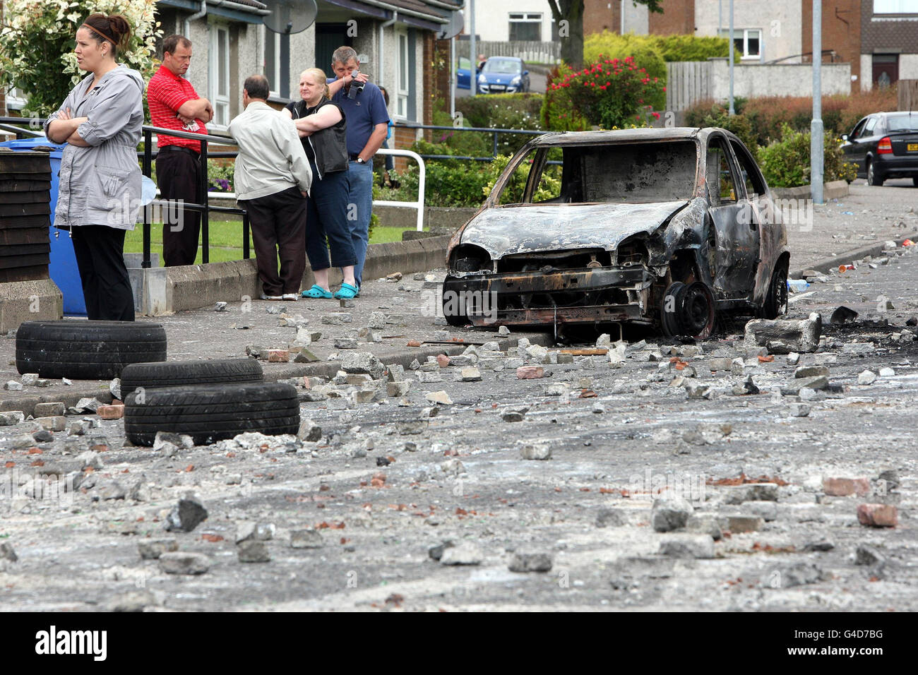 After a night of loyalist rioting hi-res stock photography and images ...