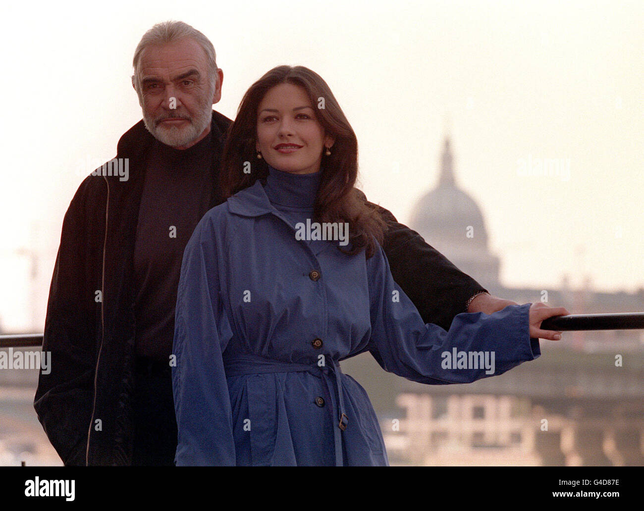 SEAN CONNERY & CATHERINE ZETA JONES Stock Photo