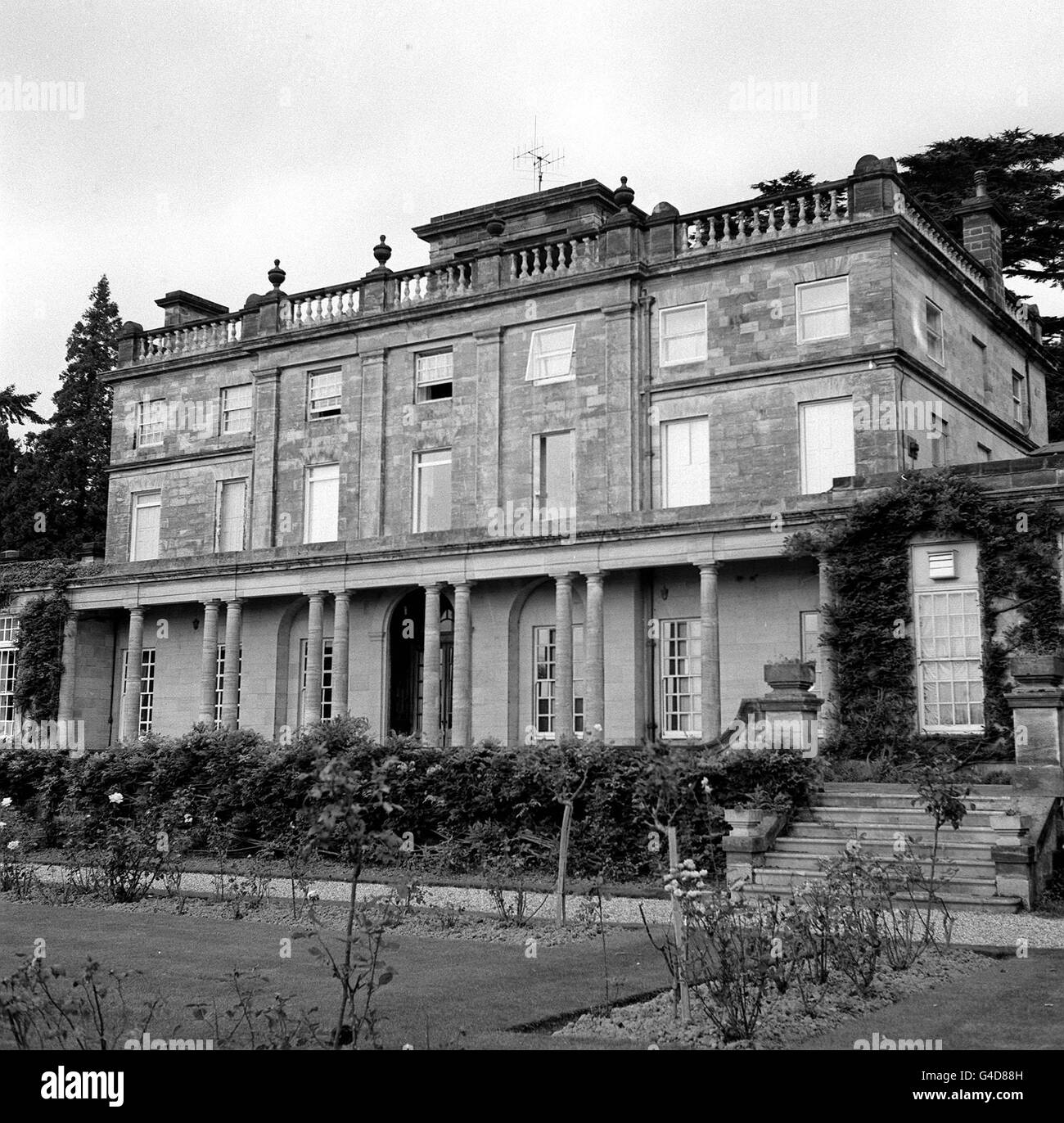 PA NEWS PHOTO 31/8/68  THE HEADQUARTERS AT SAINT HILL MANOR, EAST GRINSTEAD, SUSSEX OF THE SCIENTOLOGY CULT GROUP Stock Photo