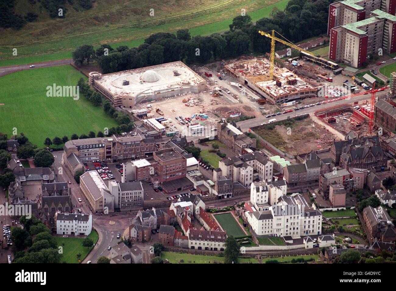 PA NEWS 20/8/98 AERIAL VIEW OF THE EDINBURGH SITE WHERE THE NEW SCOTTISH PARLIAMENT BUILDING WILL BE LOCATED. Stock Photo