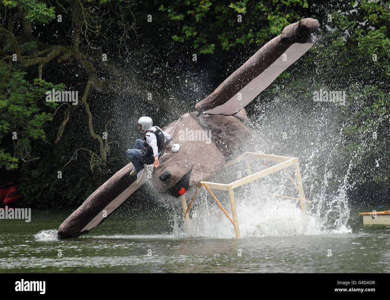 Where Weasels Dare crashes into the water during the Red Bull Flugtag event in Roundhay Park, Leeds. Stock Photo