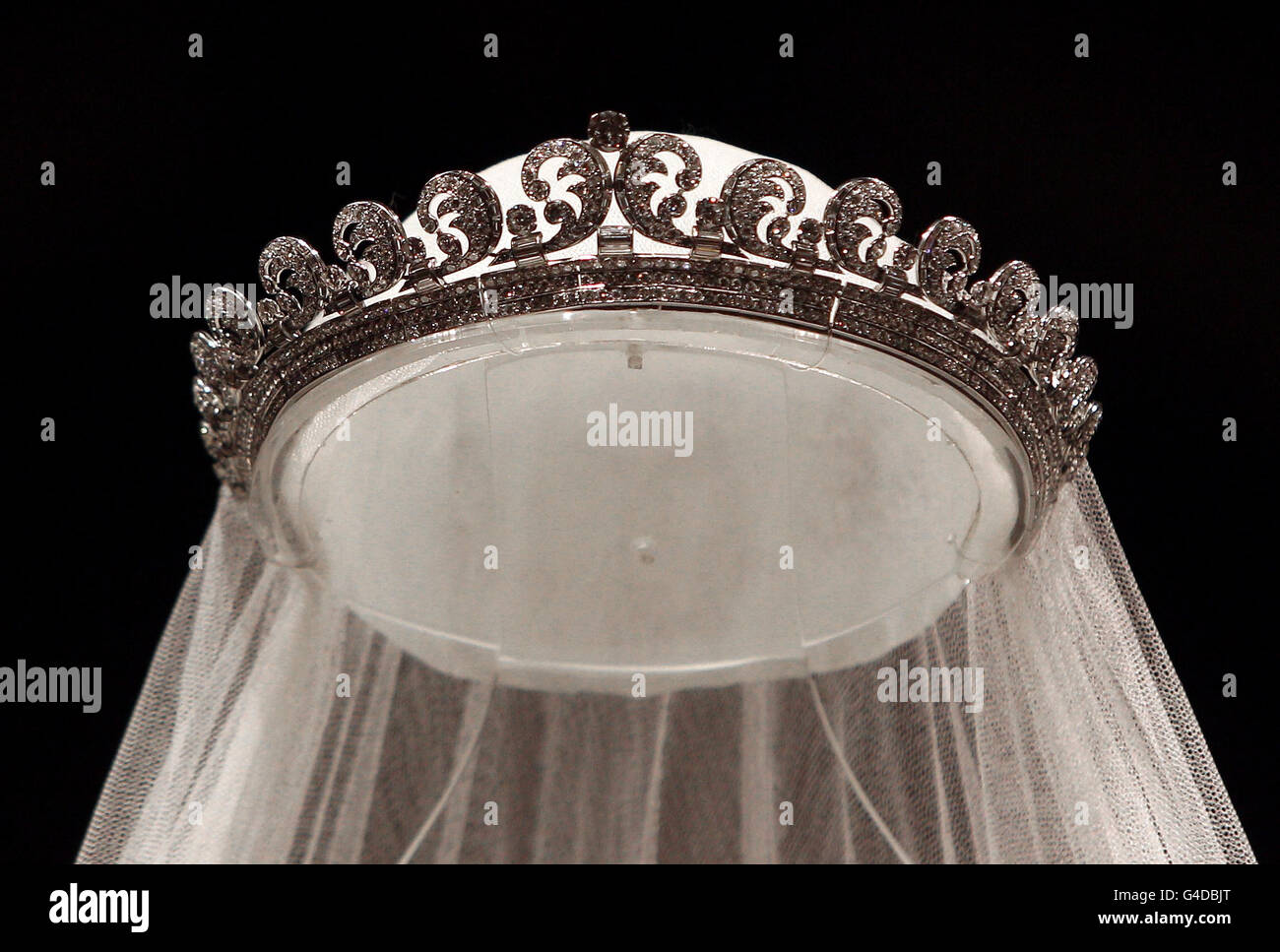The Cartier Halo tiara worn by the Duchess of Cambridge on her wedding day before it goes on display at Buckingham Palace London during the annual summer opening Stock Photo Alamy