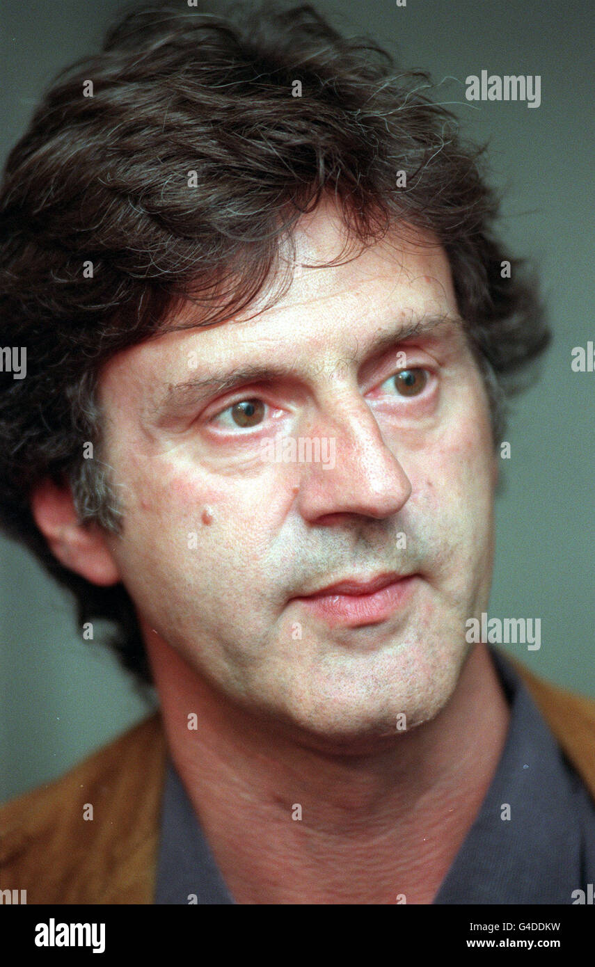 PA NEWS PHOTO 24/6/98 FRENCH ACTOR DANIEL AUTEUIL POSES AT A PHOTOCALL IN THE CINE LUMIERE IN THE INSTITUT FRANCAIS, LONDON TO INTRODUCE THE BRITISH PREMIERE OF THE FILM 'LE BOSSU' Stock Photo