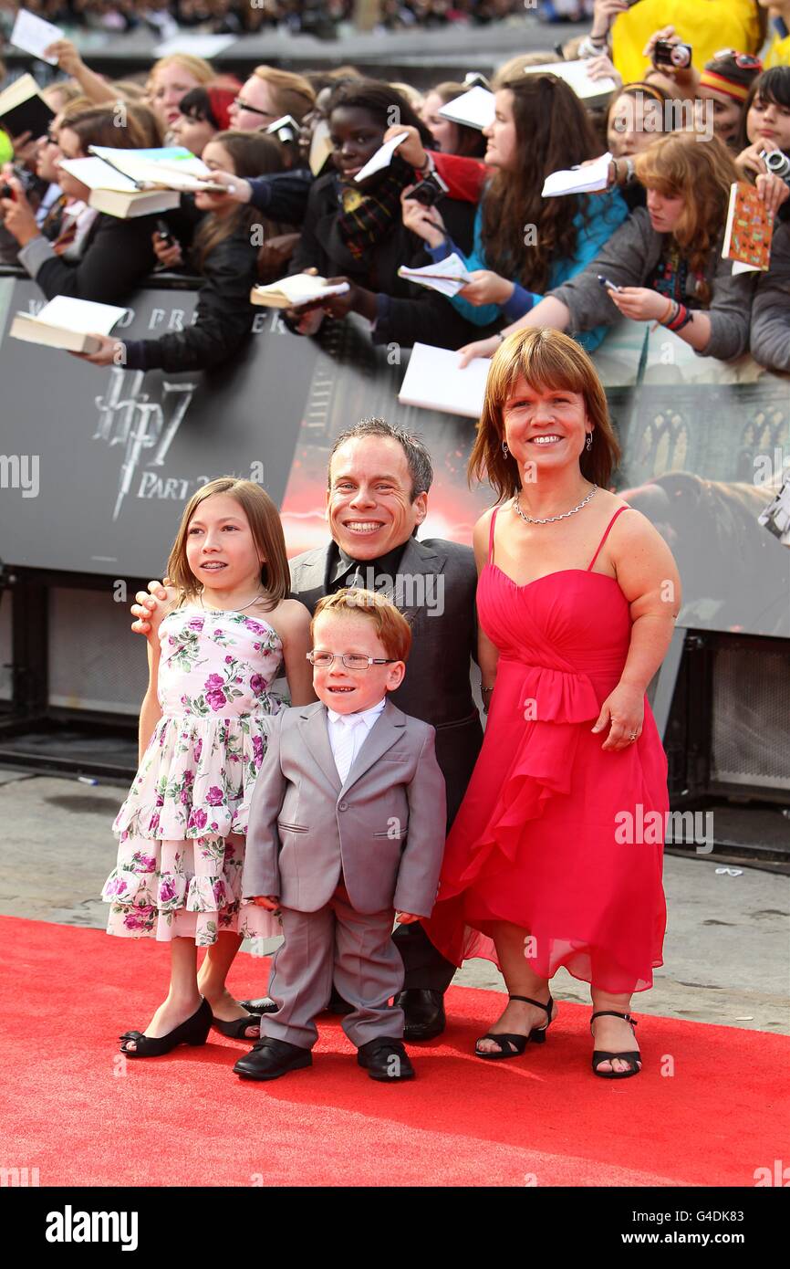 Warwick Davis with wife Samantha and children Annabel and Harrison arriving for the world premiere of Harry Potter And The Deathly Hallows: Part 2. Stock Photo