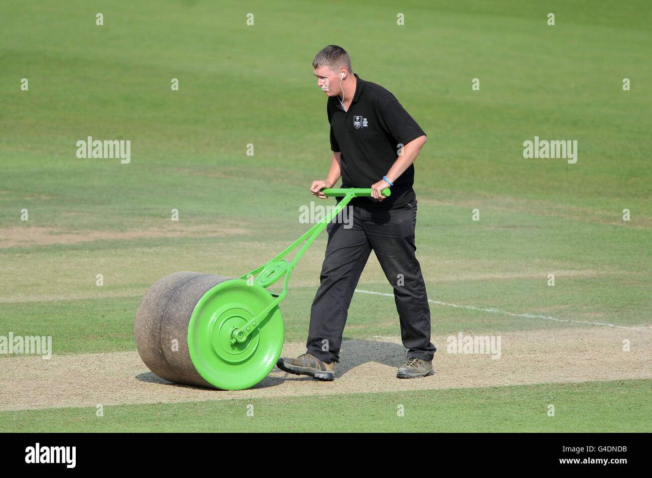 Cricket - Liverpool Victoria County Championship - Division Two - Day One - Surrey v Kent - The Kia Oval Stock Photo