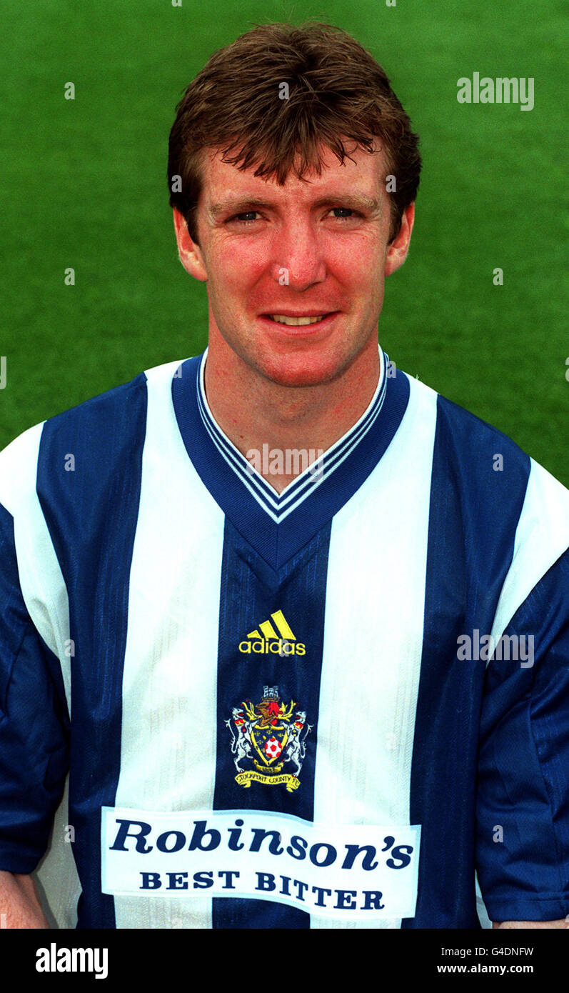 STOCKPORT COUNTY FOOTBALL CLUB. PA NEWS PHOTO 10/8/98 JAMES (JIM