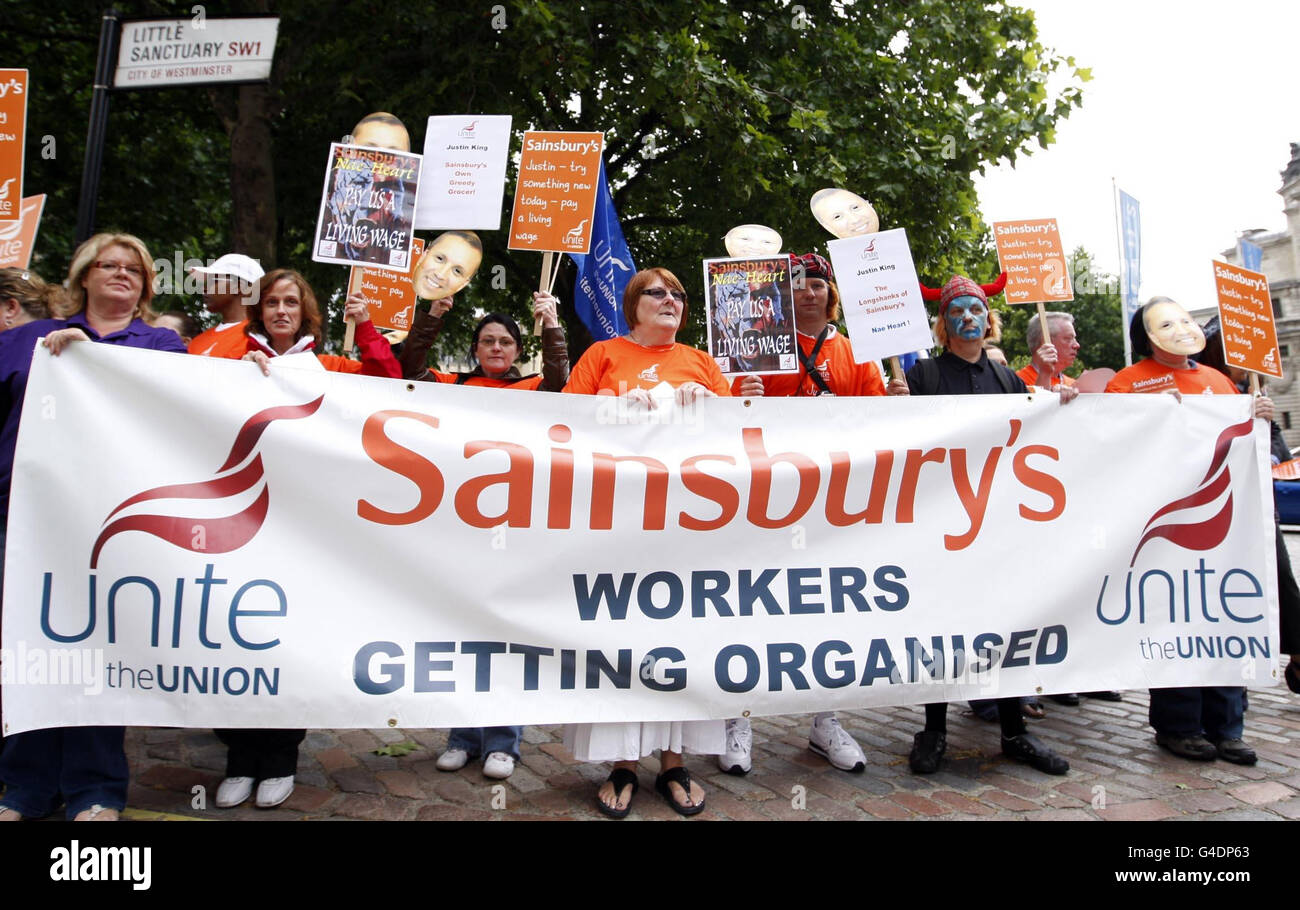 Sainsbury's staff protest Stock Photo Alamy