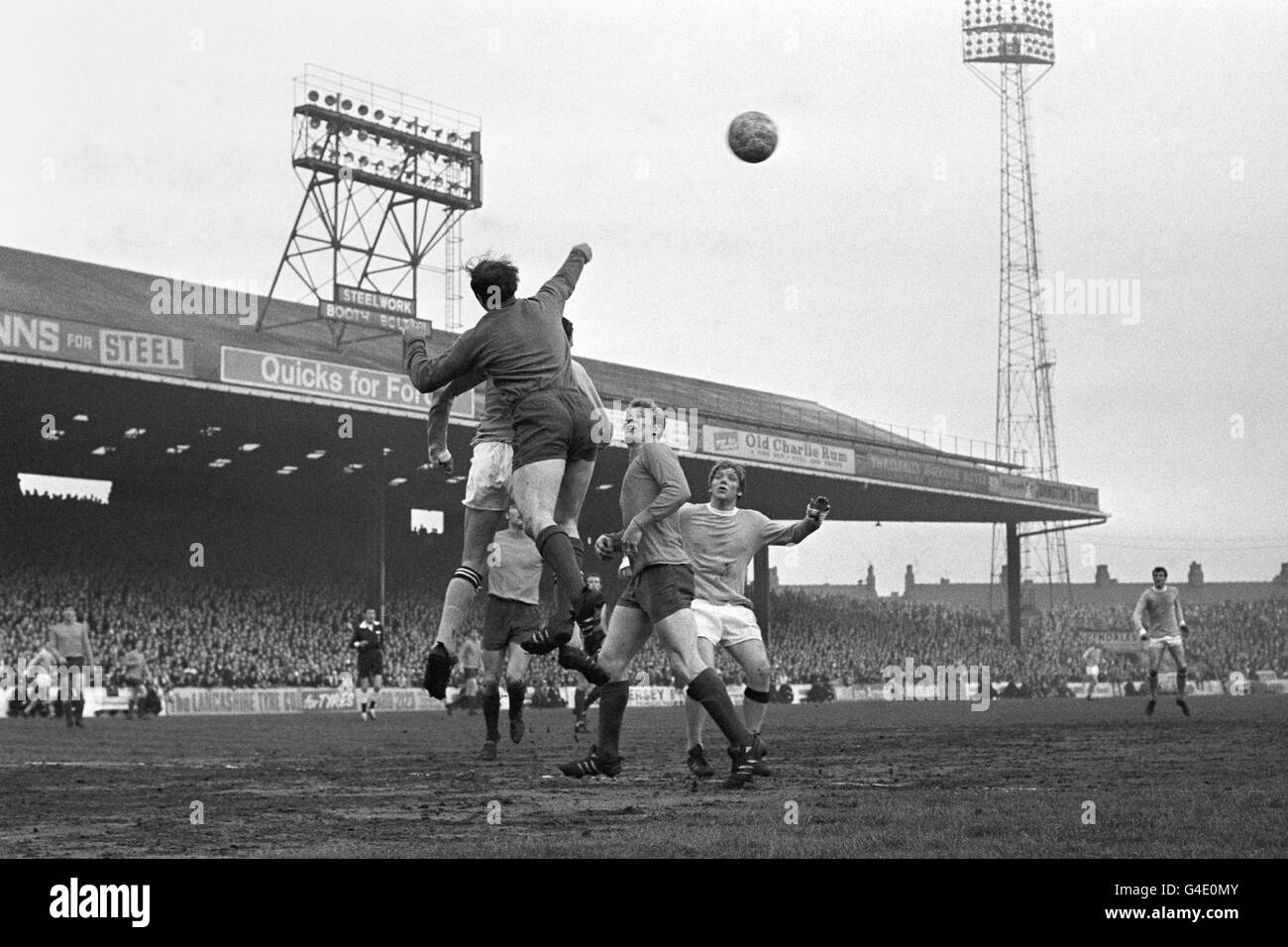 Soccer - Football League Division One - Manchester City v Sheffield Wednesday - Maine Road Stock Photo