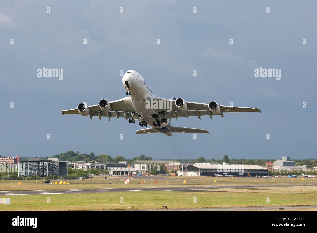 Airbus A380-841 F-WWOW displaying at the Farnborough International Airshow Stock Photo