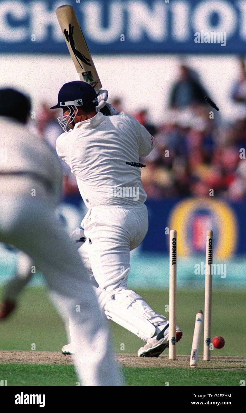 Sport cricket batting mark butcher hi-res stock photography and images ...