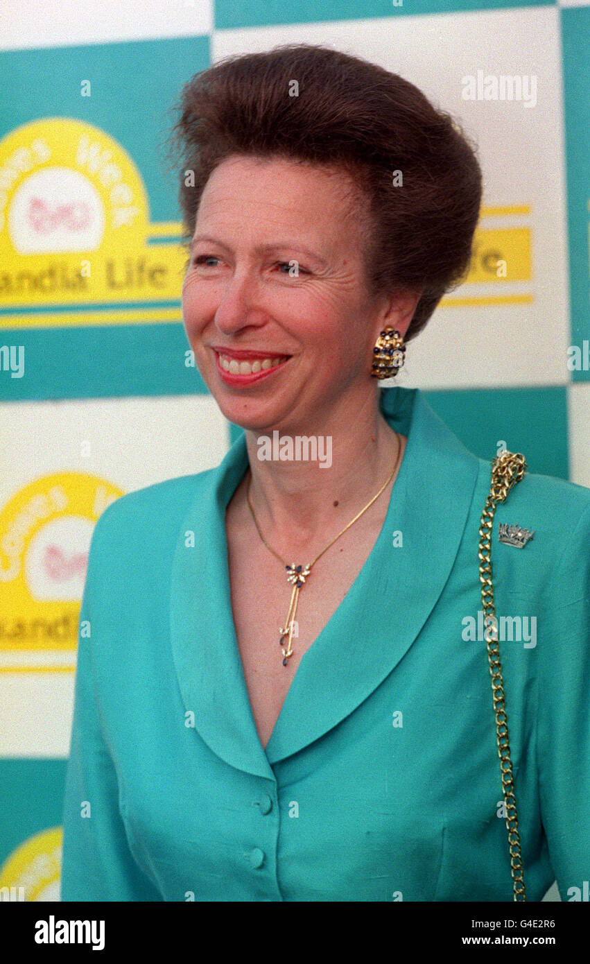 PA NEWS PHOTO 6/8/98 PRINCESS ANNE, THE PRINCESS ROYAL IN COWES TO PRESENT AWARDS AT THE ANNUAL SAILING REGATTA. Stock Photo