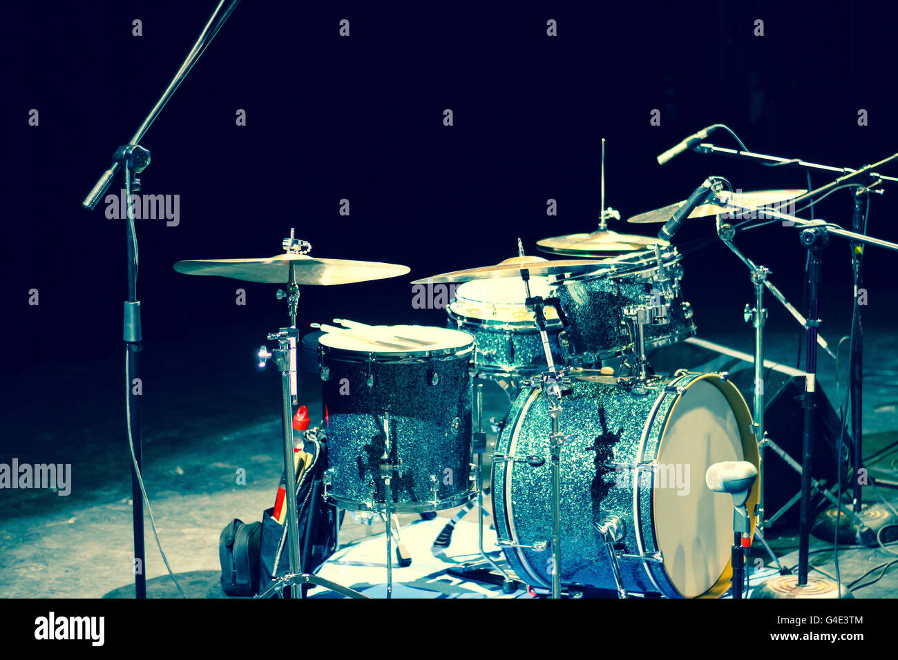 Bass drums hi-res stock photography and images - Alamy