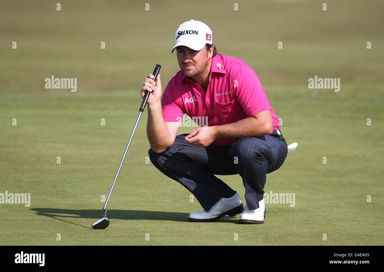 Northern Ireland's Graeme McDowell lines up a putt during round two of the 2011 Open Championship at Royal St George's, Sandwich. Stock Photo