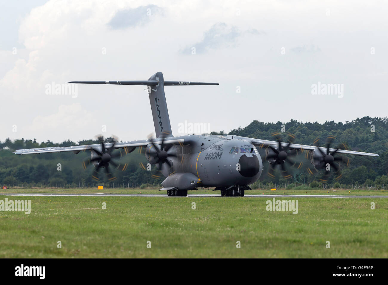 Military cargo aircraft hi-res stock photography and images - Alamy
