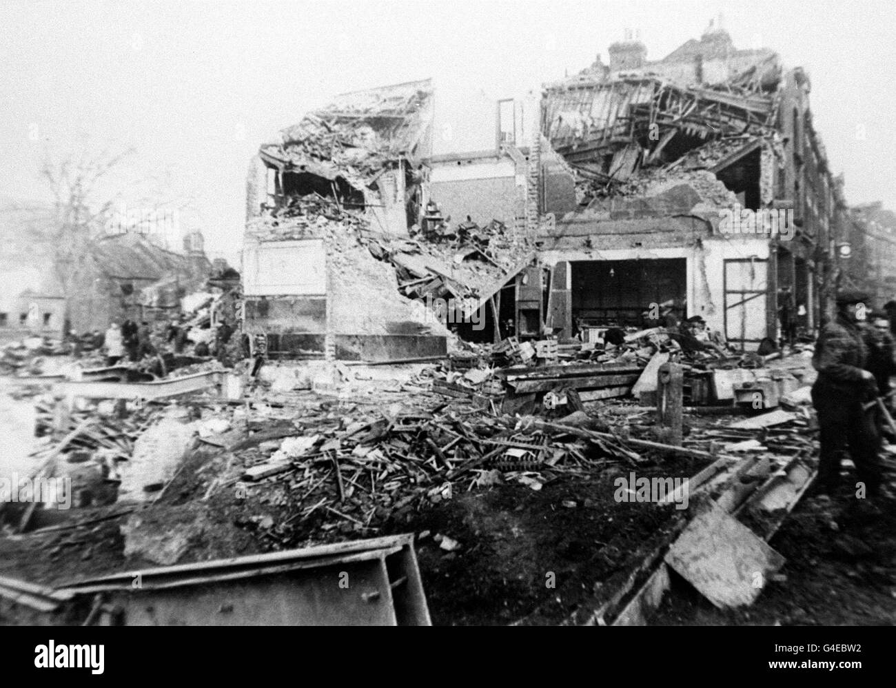 PA NEWS PHOTO NOVEMBER 1944 SCENE OF DEVASTATION AFTER A GERMAN V2 ROCKET FELL ON WOOLWORTHS AND OTHER STORES IN NEW CROSS, LONDON KILLING 160 PEOPLE AND SERIOUSLY INJURING 108 OTHERS Stock Photo