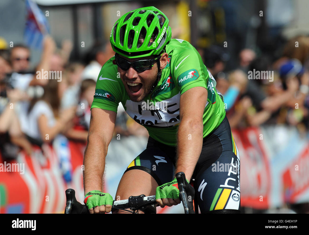Great Britain's Mark Cavendish celebrates winning the green sprinters jersey  during stage twenty one of the Tour de France from Creteil to Paris, France  Stock Photo - Alamy